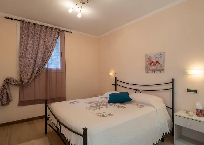 Primavera - Pgi132 By Interhome * Poggi