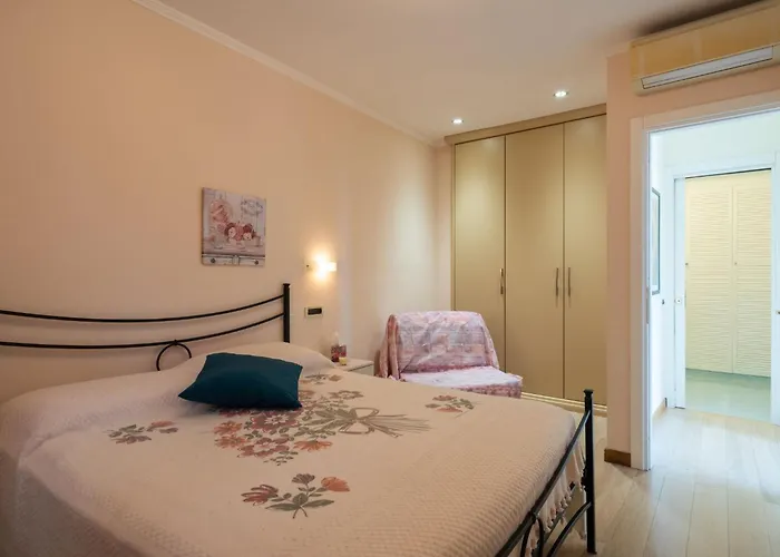 Primavera - Pgi132 By Interhome Poggi